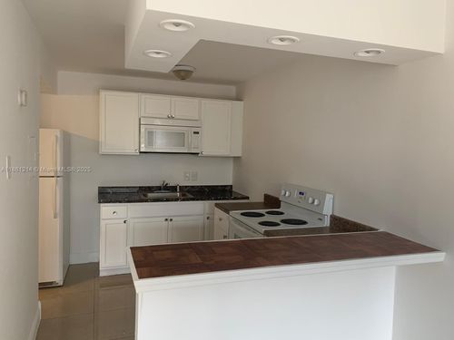 219-2025 Ne 164th St, North Miami Beach, FL, 33162-4156 | Card Image