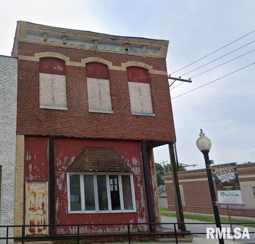 101 E Franklin St, Sesser, IL, 62884-1814 | Card Image