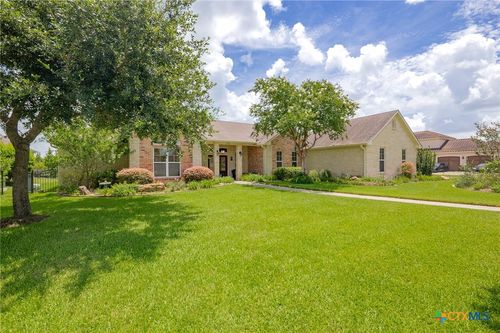106 Pebble Brk, Victoria, TX, 77904-2942 | Card Image
