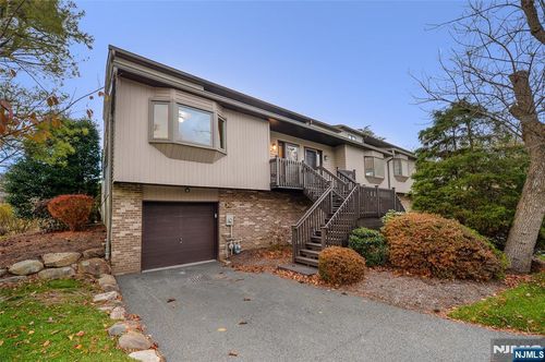 30 Peach Hill Ct, Ramsey, NJ, 07446-1229 | Card Image