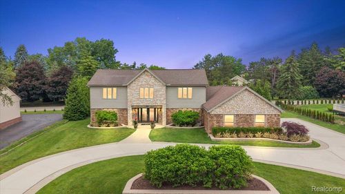 2118 Coach Way Ct, Bloomfield Hills, MI, 48302-1606 | Card Image