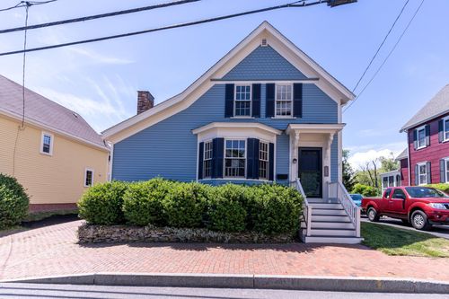112 New Castle Ave, Portsmouth, NH, 03801-5216 | Card Image