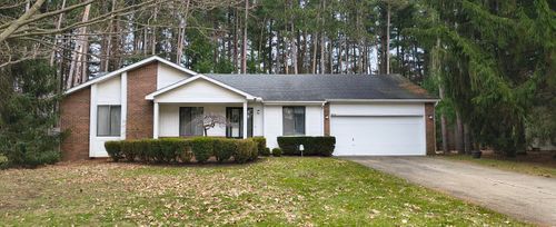 4031 Emerald Pines Dr, Commerce Twp, MI, 48390-1310 | Card Image