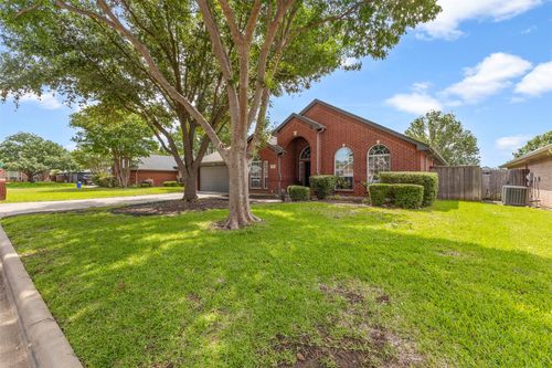 1520 Hampton Dr, Mansfield, TX, 76063-7915 | Card Image
