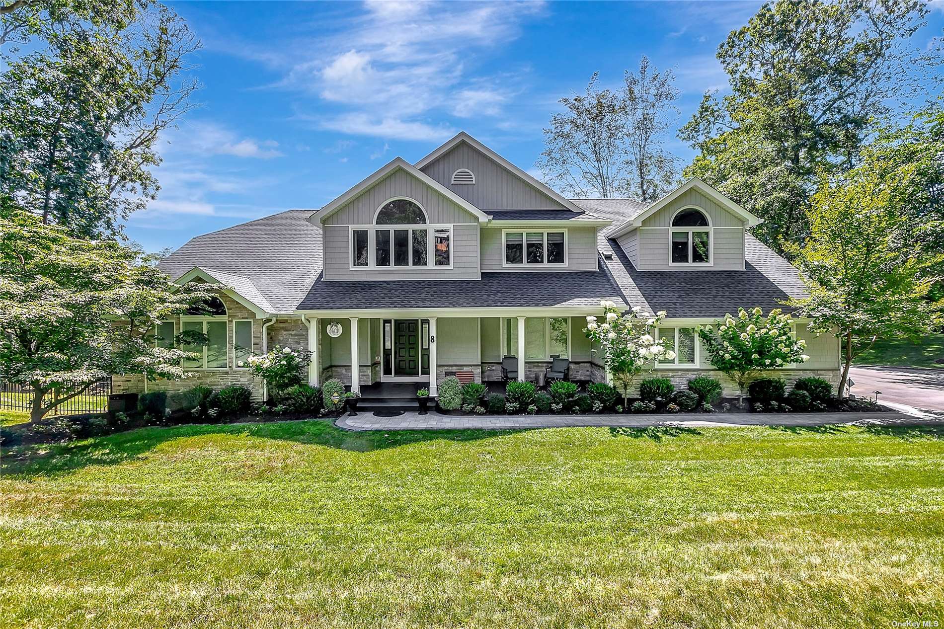 Riverview Ter, Smithtown, NY 11787
