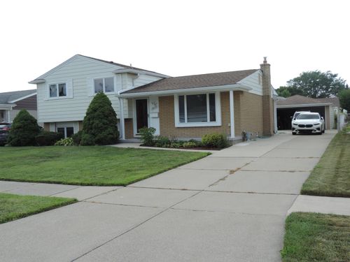 39127 Hyland Dr, Sterling Heights, MI, 48310-2730 | Card Image