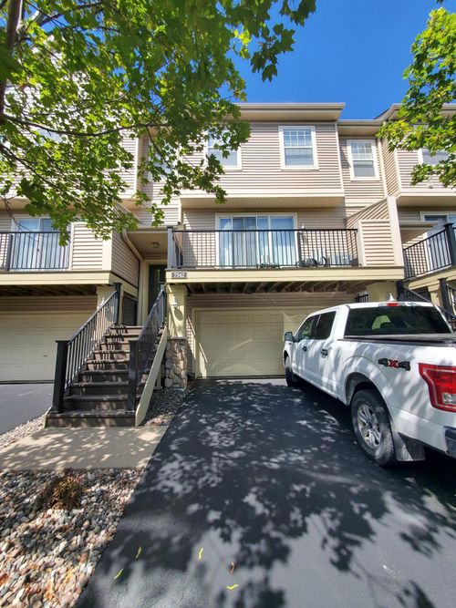 7542 Parkridge Way, Savage, MN, 55378-1775 | Card Image