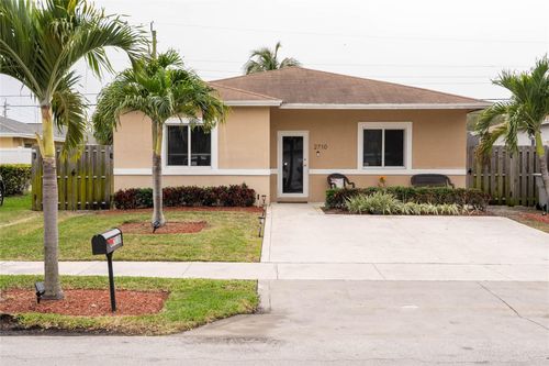 2710 Nw 5th St, Pompano Beach, FL, 33069-2114 | Card Image