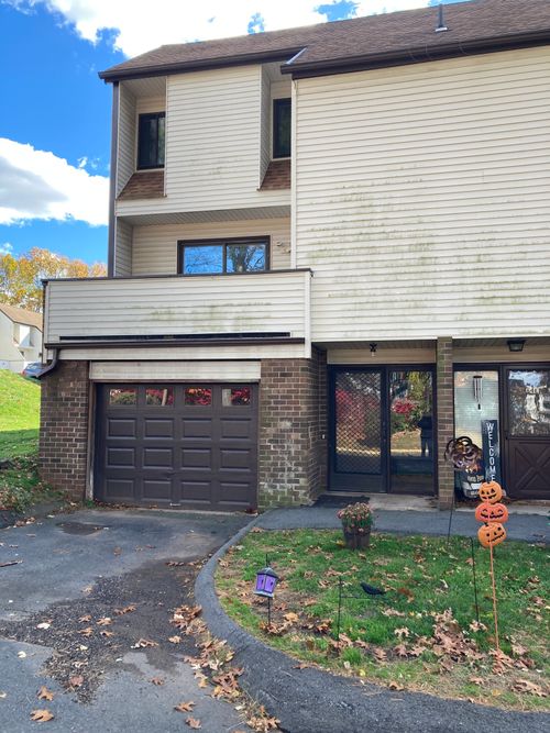 4f-285 Queen St, Southington, CT, 06489 | Card Image