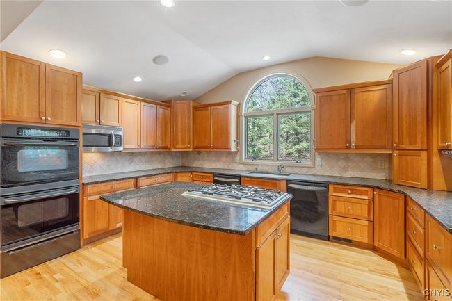 7266 Wakefield Dr, House other with 5 bedrooms, 4 bathrooms and null parking in Fayetteville NY | Image 8