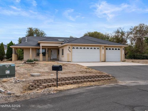 3163 Hannah Calder Ct, Fernley, NV, 89408-8720 | Card Image
