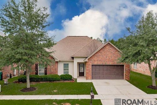 9302 Redwood Lake Blvd, Zachary, LA, 70791-8337 | Card Image