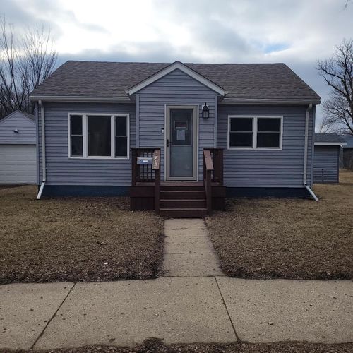 824 Collins Avenue, Windom, MN, 56101 | Card Image