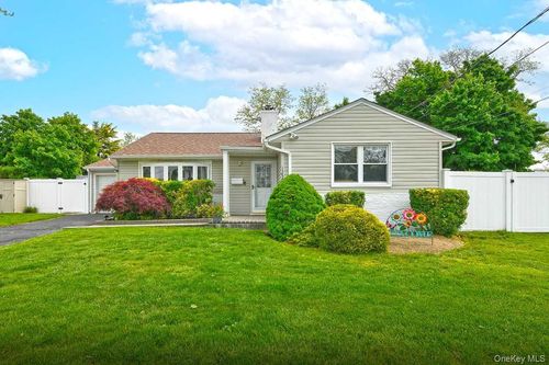 1254 Parkwood Dr, N Merrick, NY, 11566-1334 | Card Image