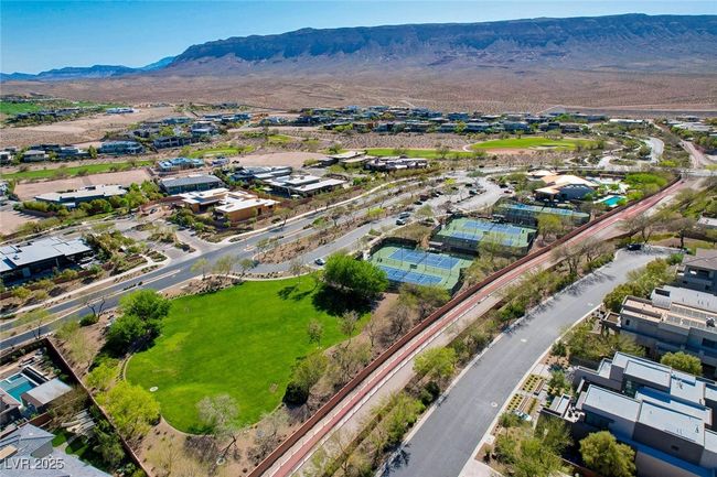 UNIT-1069 - 11280 Granite Ridge Dr, Condo with 4 bedrooms, 5 bathrooms and null parking in Las Vegas NV | Image 84