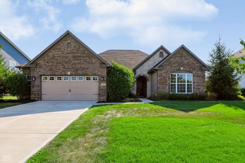 4177 Saddle Club Pkwy, Bargersville, IN, 46106-5511 | Card Image