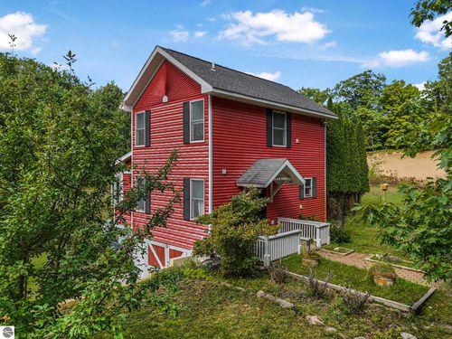 5361 N Manitou Trl W, Leland, MI, 49654-9711 | Card Image