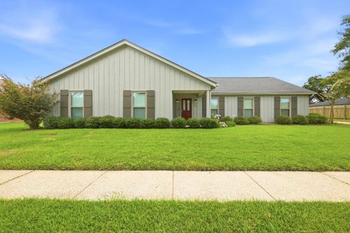 502 Summerfield Dr, Houma, LA, 70360-6264 | Card Image