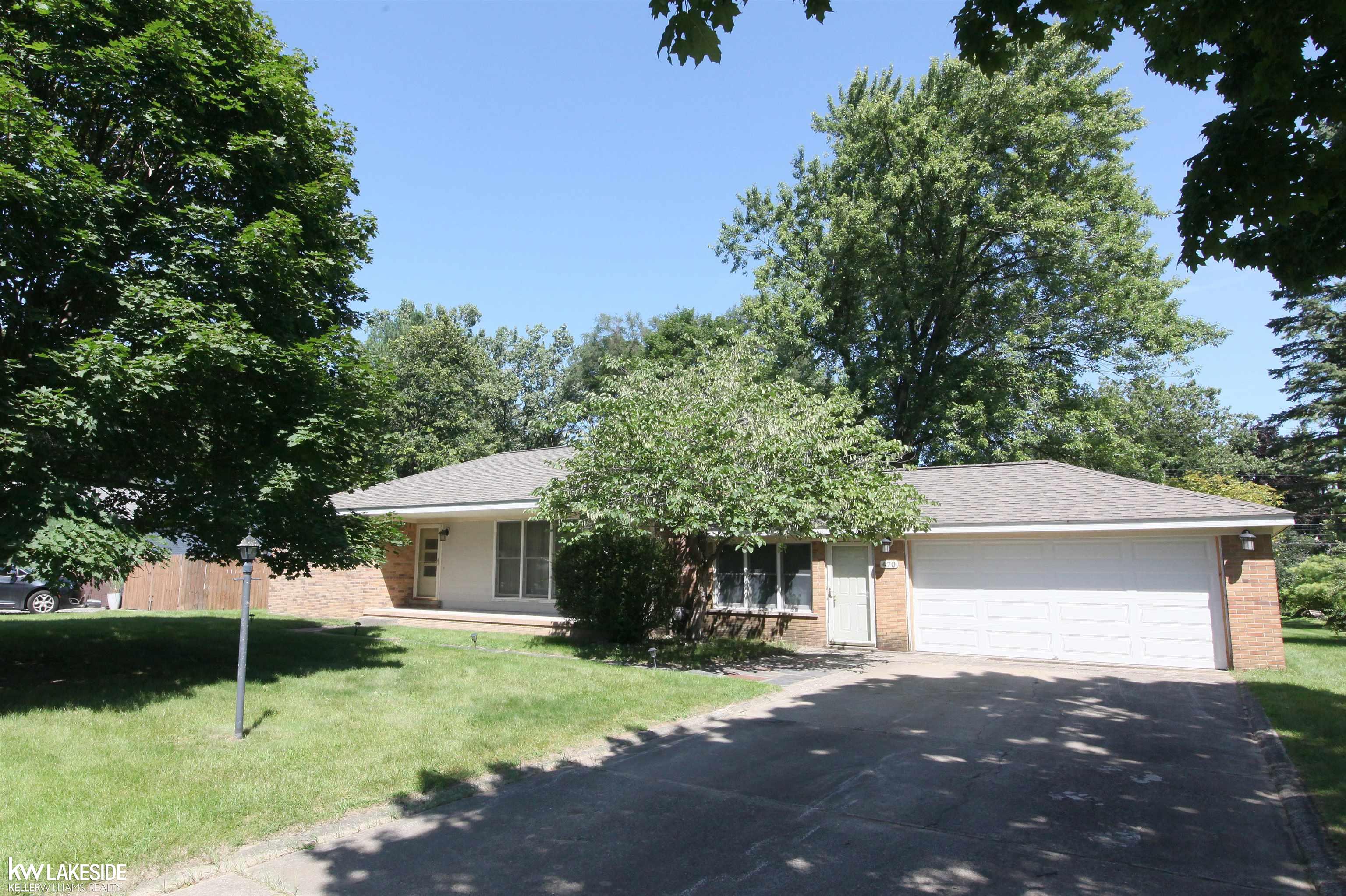 Elmhill Rd, Rochester Hills, MI 48306