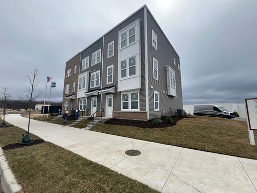 1-2635 Lohan Way, Hoffman Estates, IL, 60192 | Card Image