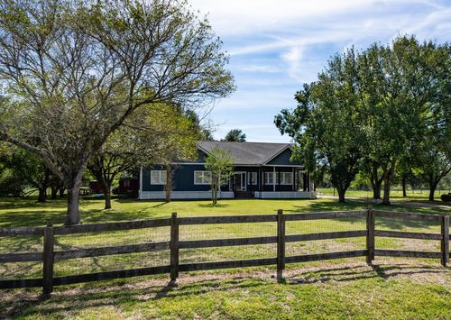 1302 Southfork Ln, Rosharon, TX, 77583-6040 | Card Image