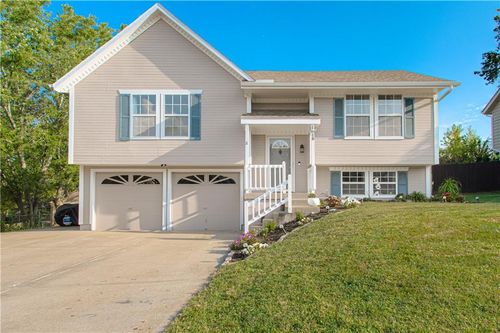 1618 W Pelham Path Road, Raymore, MO, 64083 | Card Image