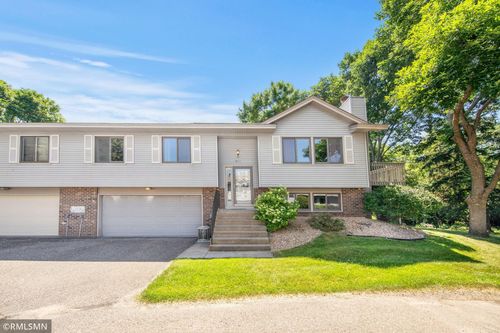 911 Lawnview Ave, Shoreview, MN, 55126-9133 | Card Image