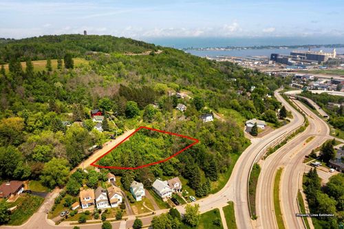 xxxx W 10th St, Duluth, MN, 55806 | Card Image