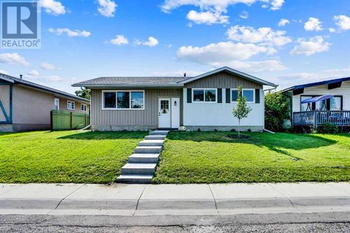 156 Pensville Rd Se, Calgary, AB, T2A3R5 | Card Image