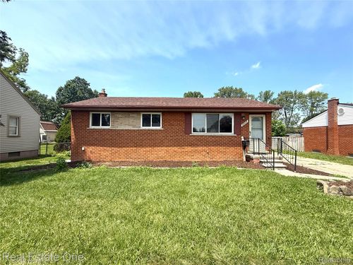 28476 Marquette St, Garden City, MI, 48135-2711 | Card Image