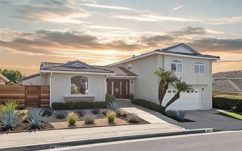 5726 Sunmist Dr, Rancho Palos Verdes, CA, 90275-4937 | Card Image
