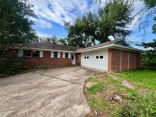 2013 Oaklawn Dr, Conroe, TX, 77304-2129 | Card Image