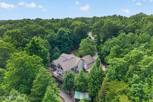 232 Victoria Cir, Jamestown, TN, 38556-5178 | Card Image