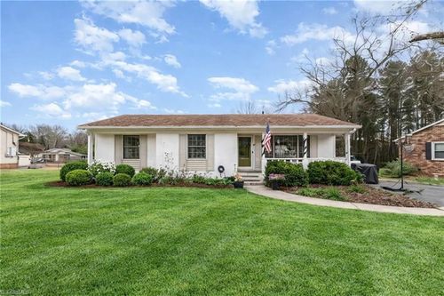 713 Lake Dr, Kernersville, NC, 27284-2233 | Card Image