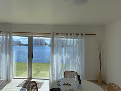 1284-1284 Ne 191, North Miami Beach, FL, 33179 | Card Image