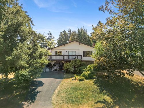 4461 Tremblay Dr, Saanich, BC, V8N4W7 | Card Image