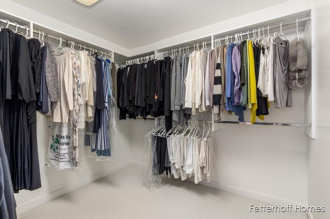 Primary Closet | Image 19