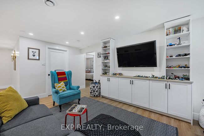 81 Forest Cir, House other with 6 bedrooms, 2 bathrooms and 6 parking in Tiny ON | Image 34