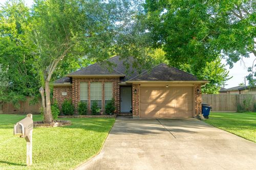 5516 Thistle Dr, Dickinson, TX, 77539-7145 | Card Image