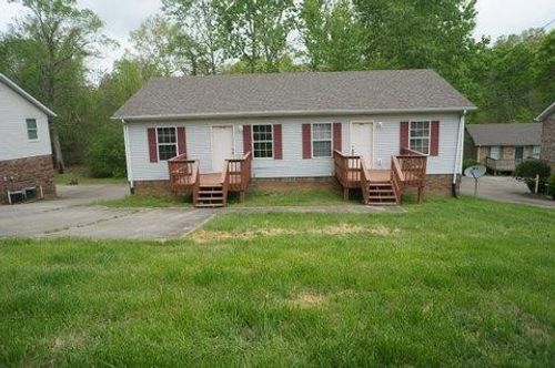 711 Peachers Dr, Clarksville, TN, 37042-8464 | Card Image