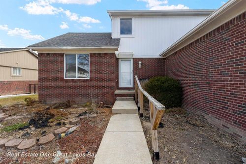 52478 Ford Ln, Chesterfield, MI, 48047-3515 | Card Image