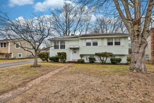 8 Kingston Dr, Nashua, NH, 03060-4217 | Card Image