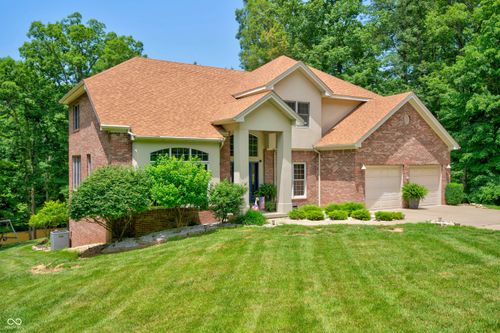 7830 Persimmon Lake Dr, Seymour, IN, 47274-7926 | Card Image