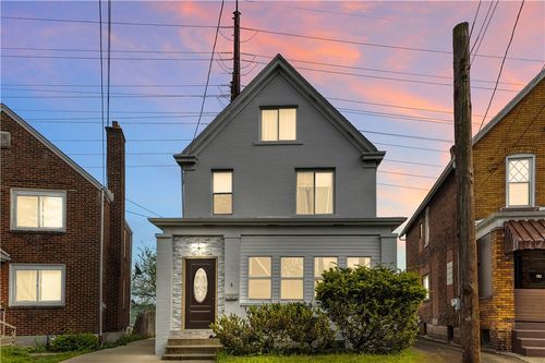 25 Clearview Ave, Duquesne, PA, 15110-1537 | Card Image