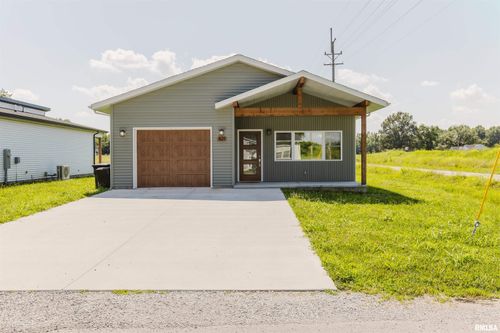 821 N 27th St, Herrin, IL, 62948-1126 | Card Image