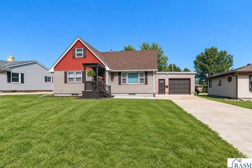 316 West St, New Ulm, MN, 56073-1526 | Card Image