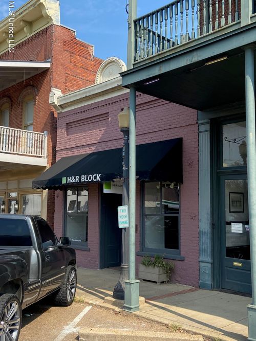 164 W Center St, Canton, MS, 39046-3735 | Card Image