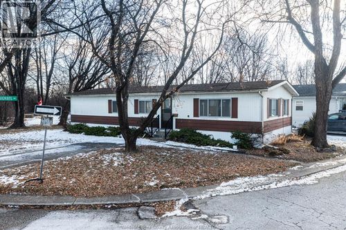 150 Michael Dr, Windsor, ON, N8N2V7 | Card Image