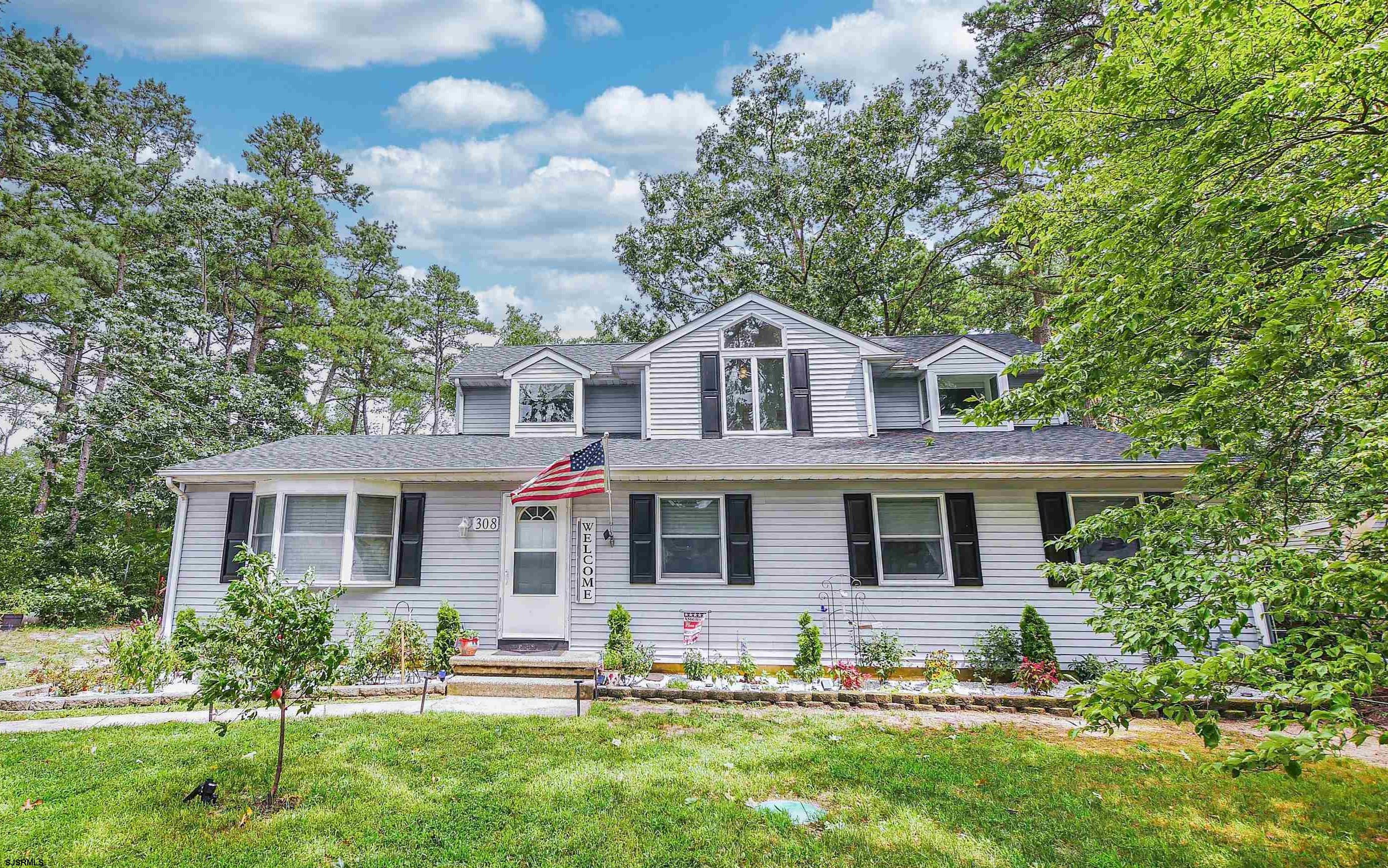 Collings Dr, Williamstown, NJ 08094