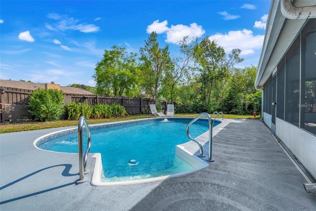 13635 Berkshire Ct, House other with 3 bedrooms, 2 bathrooms and null parking in GRAND ISLAND FL | Image 9